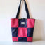 Bolso Tote reversible con cuadros de color rosa de Teresa